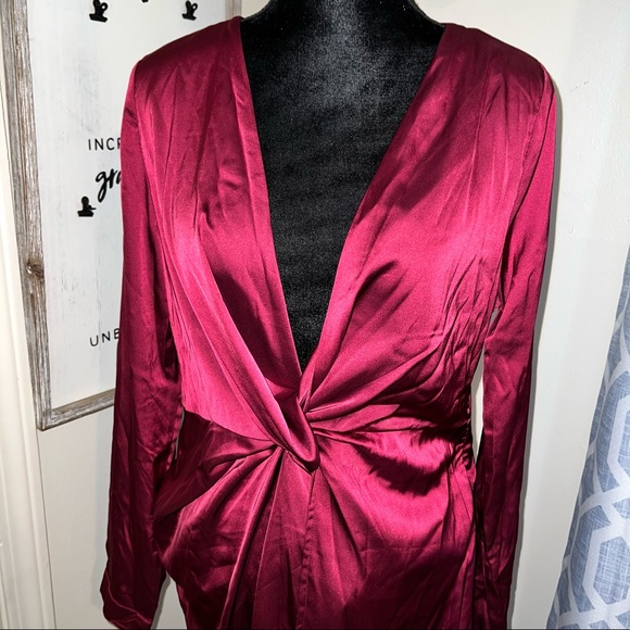 Satin mini burgundy dress - Picture 9 of 11